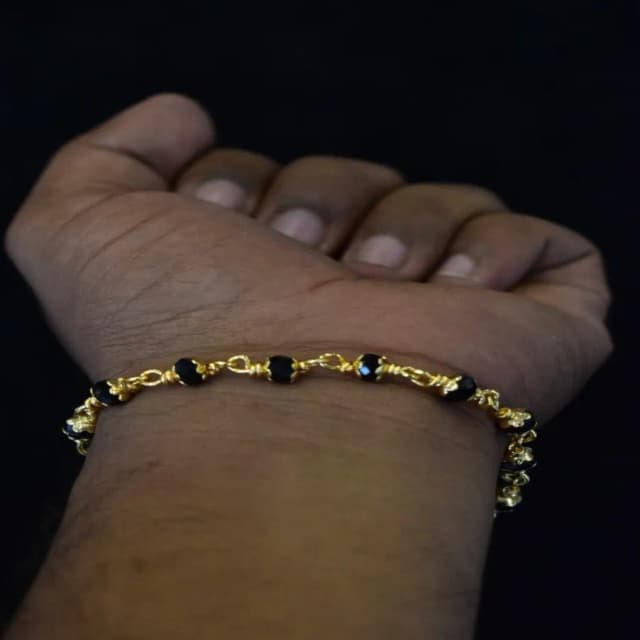 Black Cristal Bracelet, ஐம்பொன் கருப்பு படிக மணிகள் கைச்செயி...