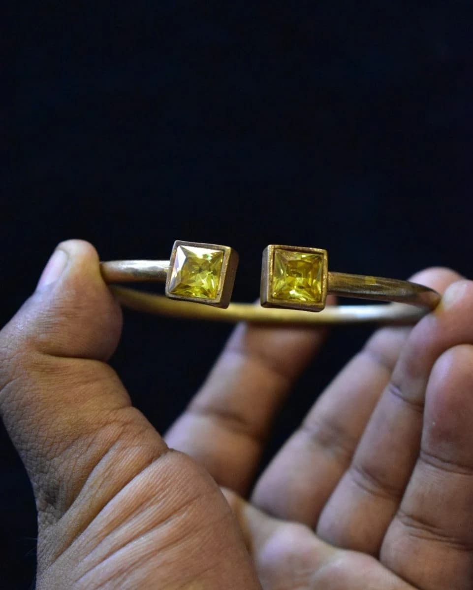 Yellow Stone Bracelet, ஐம்பொன் மஞ்சள் கல் காப்பு, పంచలోహం పసుపు రాయి కడియం, പഞ്ചലോഹം യെല്ലോ സ്റ്റോൺ ഇടിവള 