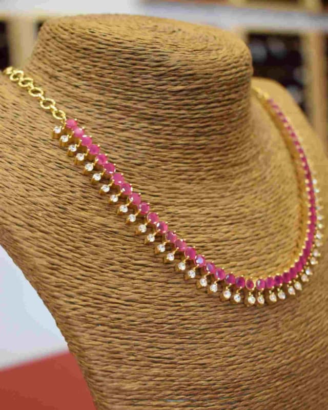 Ruby and White Stone Necklace, ஐம்பொன் ரூபி மற்றும் வெள்ளை க...